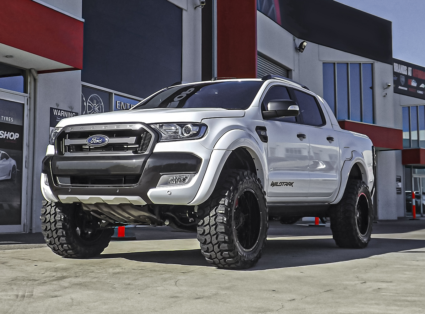 Ford ranger Gladiator X comp - 360 Link - Automotive Styling Specialists