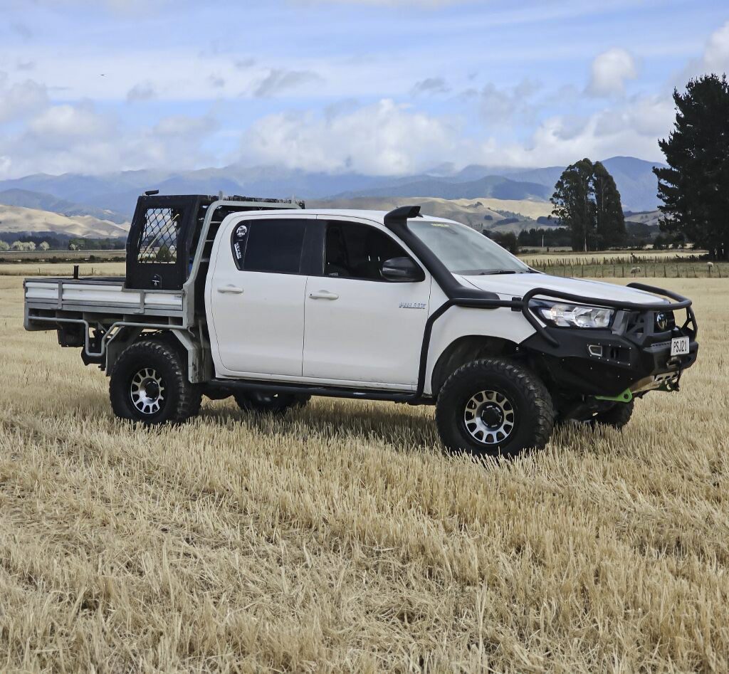 Toyota Hilux - Alpha Brawler Grey Tint - 360 Link - Automotive Styling ...