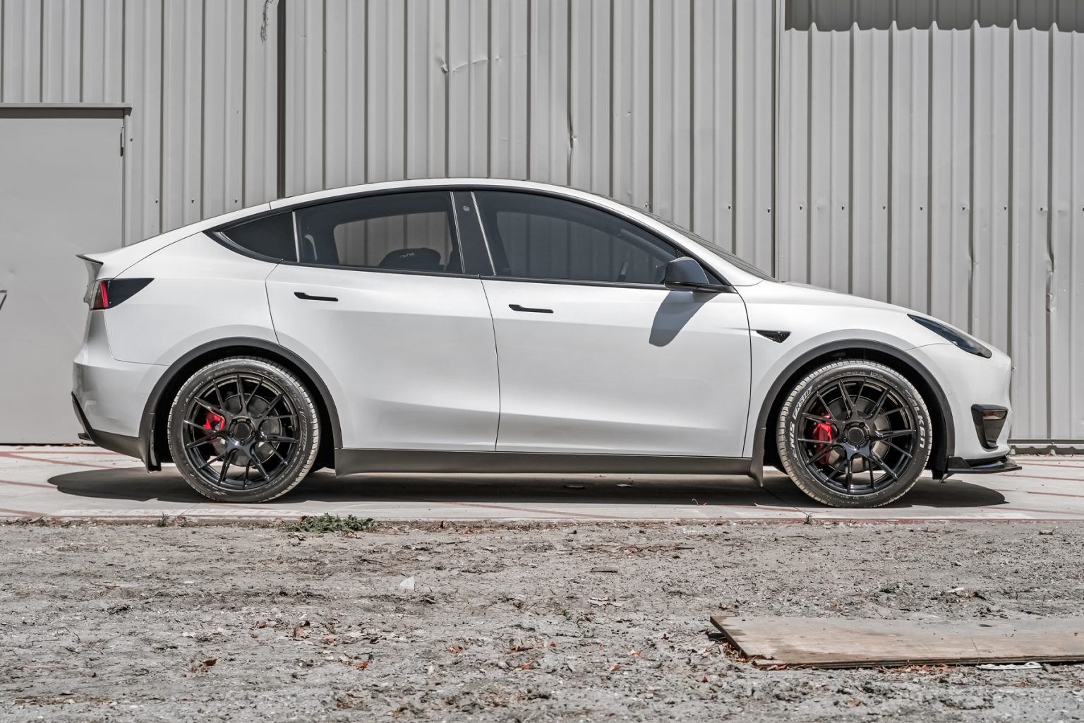 Tesla Model Y - Forum Rocker - 360 Link - Automotive Styling Specialists